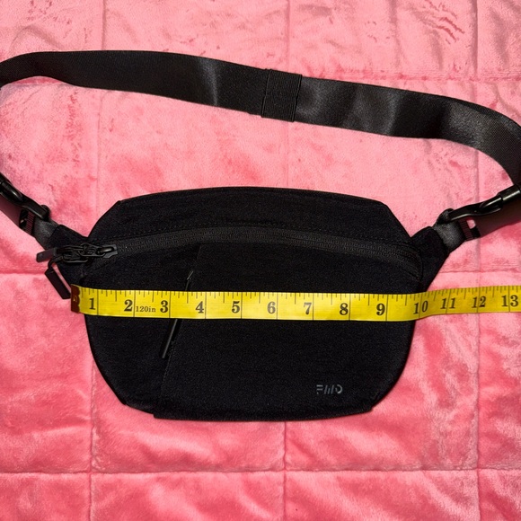 Black Sling Bag - Fanny Pack - Picture 9 of 11